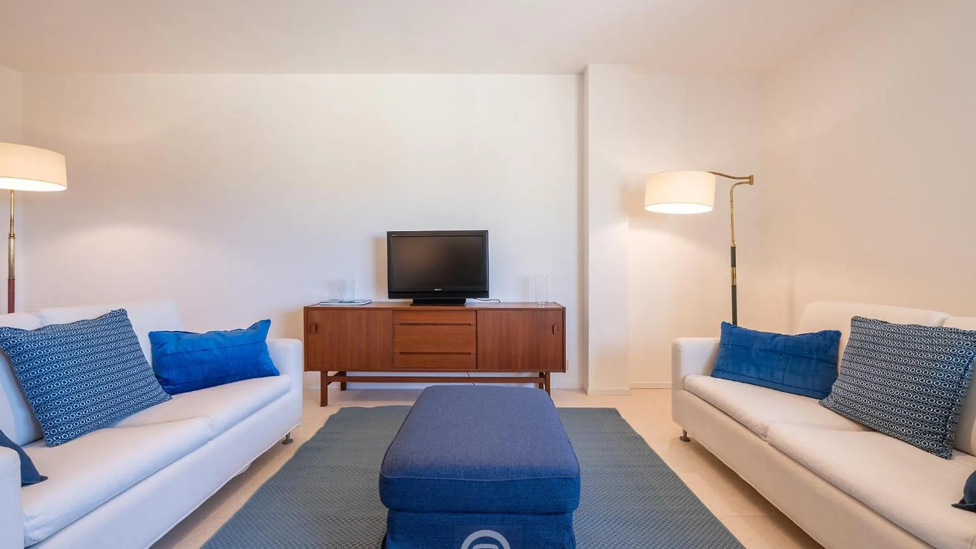 Panoramic Seaview Apartment 2 Quartu SantʼElena